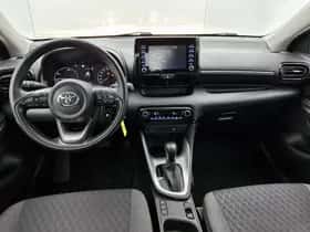 Toyota Yaris (2021) thumbnail 4
