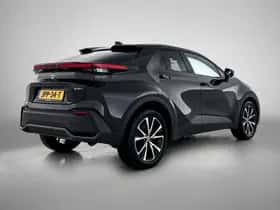 Toyota C-HR (2024) thumbnail 2