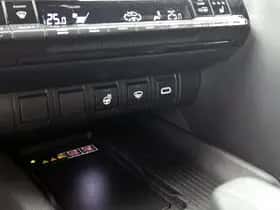Toyota C-HR (2024) thumbnail 25