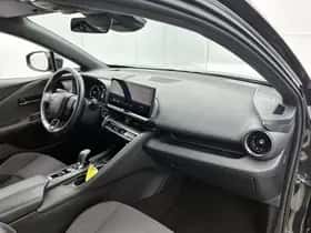 Toyota C-HR (2024) thumbnail 6