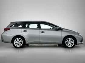 Toyota Auris (2017) thumbnail 11