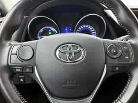 Toyota Auris (2017) thumbnail 17