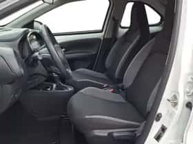 Toyota Aygo (2022) thumbnail 12