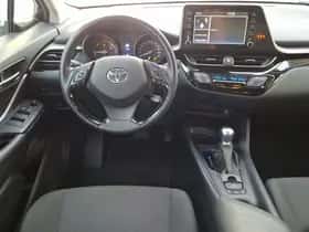 Toyota C-HR (2021) thumbnail 4