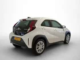 Toyota Aygo (2022) thumbnail 2