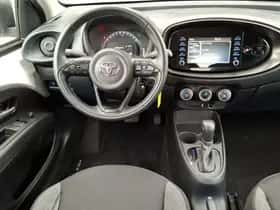 Toyota Aygo (2022) thumbnail 5