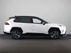 Toyota RAV4 (2026) thumbnail 3