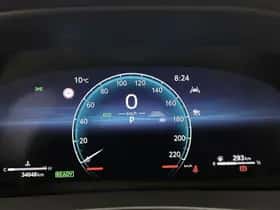Toyota C-HR (2024) thumbnail 5