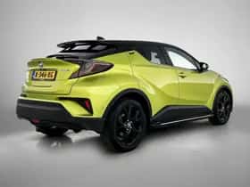 Toyota C-HR (2019) thumbnail 2