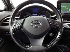 Toyota C-HR (2019) thumbnail 17