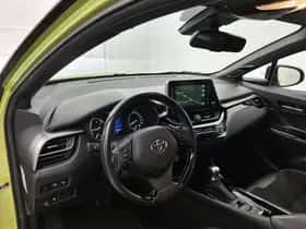 Toyota C-HR (2019) thumbnail 32