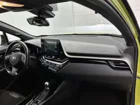 Toyota C-HR (2019) thumbnail 6