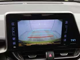 Toyota C-HR (2019) thumbnail 8