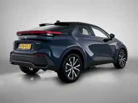 Toyota C-HR (2025) thumbnail 2