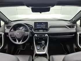 Toyota RAV4 (2021) thumbnail 5