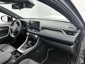 Toyota RAV4 (2021) thumbnail 7