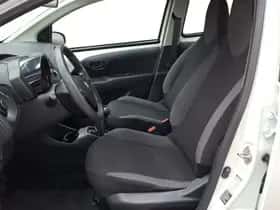 Toyota Aygo (2021) thumbnail 9