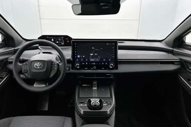 Toyota bZ4X (2026) thumbnail 4