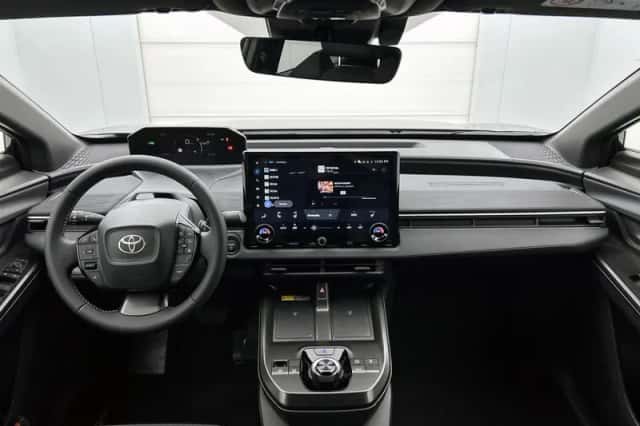 Toyota C-HR+ (2026) thumbnail 4