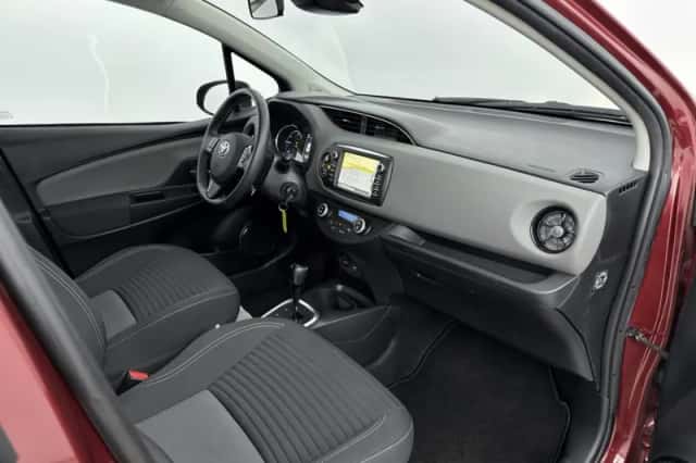 Toyota Yaris (2020) thumbnail 6
