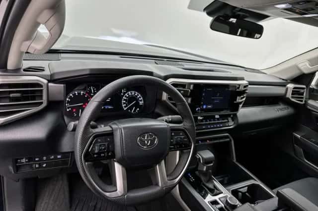 Toyota Tundra (2024) thumbnail 5
