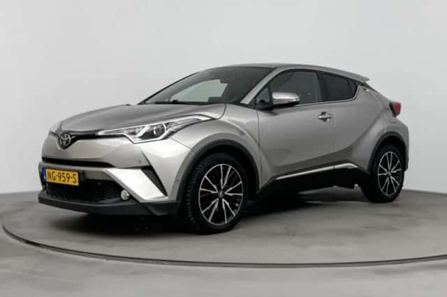 Toyota C-HR (2017) thumbnail 1