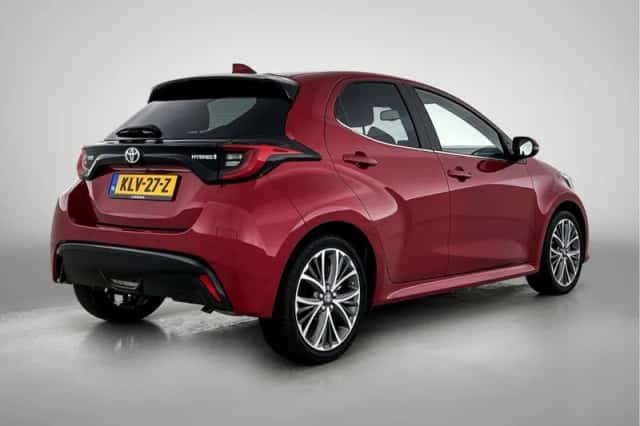 Toyota Yaris (2022) thumbnail 2