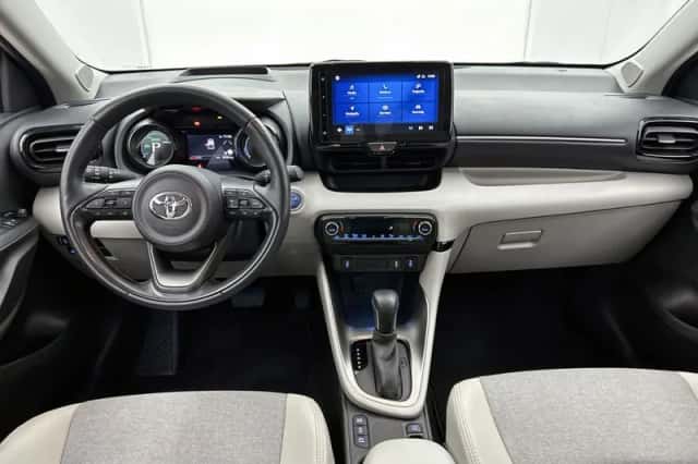 Toyota Yaris (2022) thumbnail 4