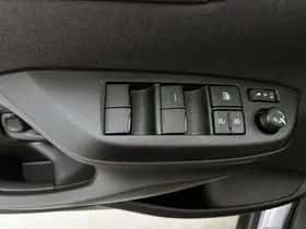 Toyota Yaris_Cross (2025) thumbnail 25