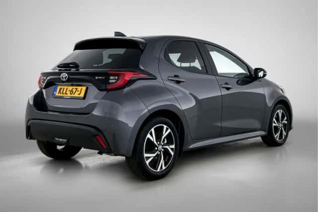 Toyota Yaris (2024) thumbnail 2