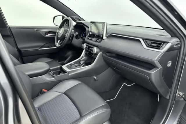 Toyota RAV4 (2020) thumbnail 4