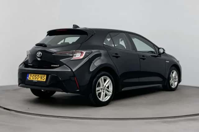 Toyota Corolla (2021) thumbnail 2