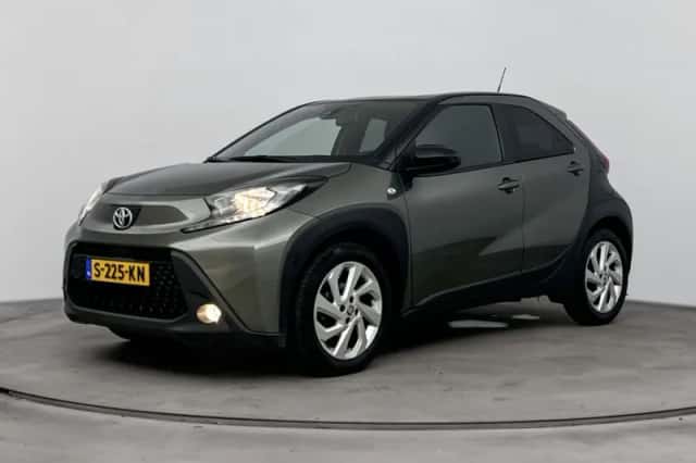 Toyota Aygo (2022) thumbnail 1