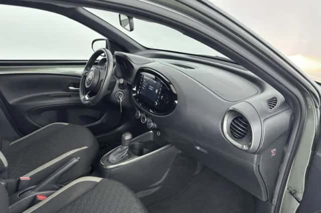 Toyota Aygo (2022) thumbnail 6
