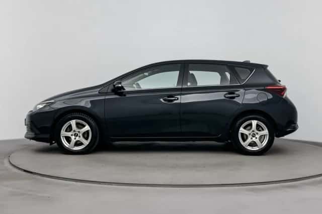Toyota Auris (2016) thumbnail 3