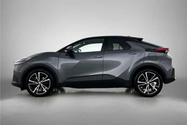 Toyota C-HR (2025) thumbnail 3
