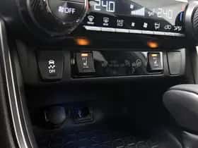 Toyota RAV4 (2025) thumbnail 18