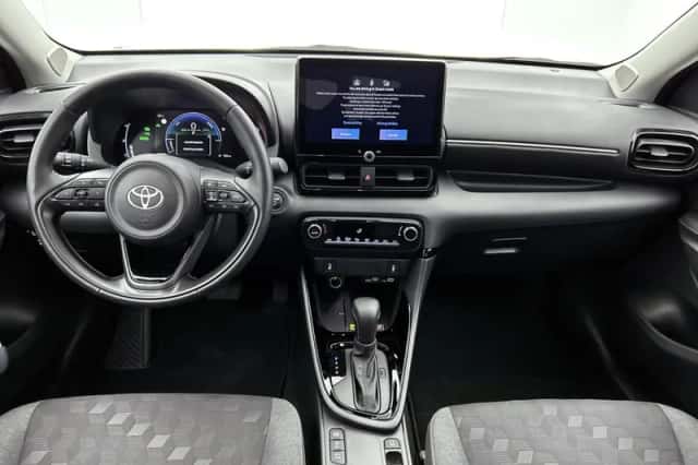 Toyota Yaris (2025) thumbnail 4