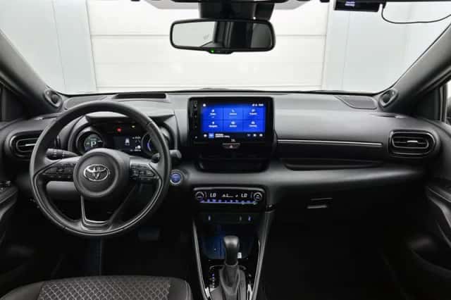 Toyota Yaris (2022) thumbnail 4