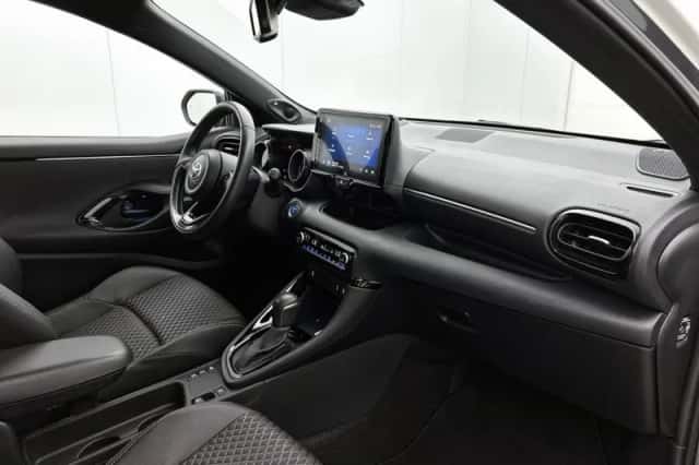 Toyota Yaris (2022) thumbnail 6