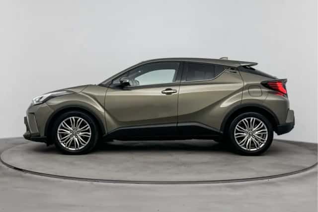 Toyota C-HR (2022) thumbnail 3