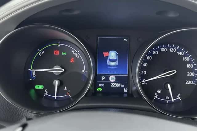 Toyota C-HR (2022) thumbnail 5