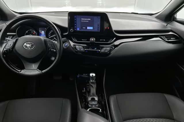 Toyota C-HR (2024) thumbnail 4