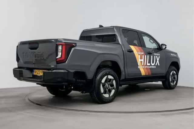 Toyota Hilux (2026) thumbnail 2