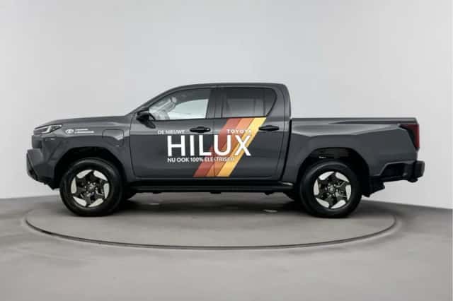Toyota Hilux (2026) thumbnail 3