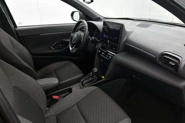 Toyota Yaris_Cross (2025) thumbnail 6