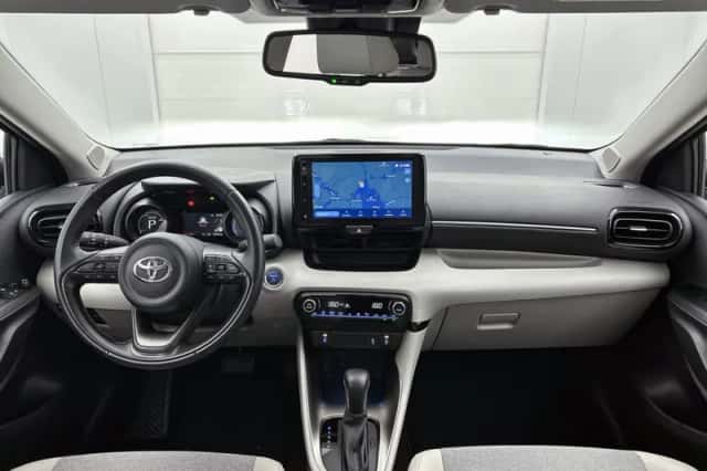 Toyota Yaris (2023) thumbnail 4
