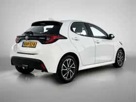 Toyota Yaris (2022) thumbnail 2