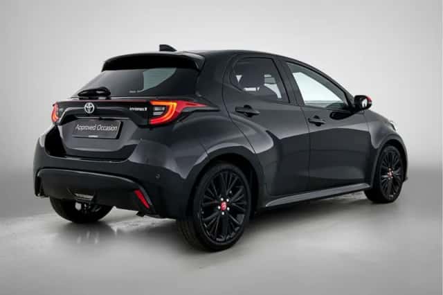 Toyota Yaris (2022) thumbnail 2