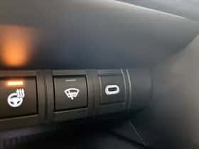 Toyota C-HR (2024) thumbnail 24